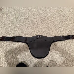 Used Horse Equifit ANATOMICAL BELLYGUARD GIRTH - T-FOAM™ LINER 50”
